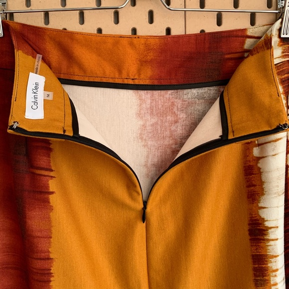 [SOLD]🎉HP🎉Calvin Klein Printed Skirt Size 14 - Picture 9 of 10